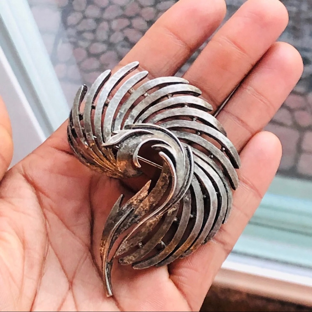 Vintage Oscar Dela Renta Fern Brooch